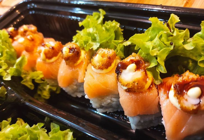 عکس تی سیتی سوشی سیتی کترینگ اهورا در کاشانک 