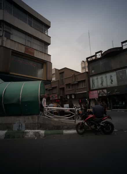عکس چلوکبابی گلها در خواجه نصیر طوسی تهران