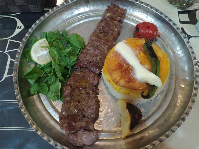 عکس چلوکبابی یمک در فردوسی تهران