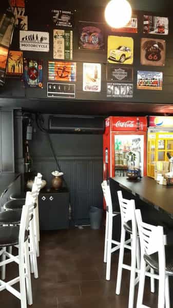 عکس کافه برگر ن در سنایی تهران