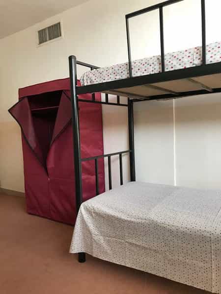 عکس خوابگاه دخترانه آریانا در زند شیراز