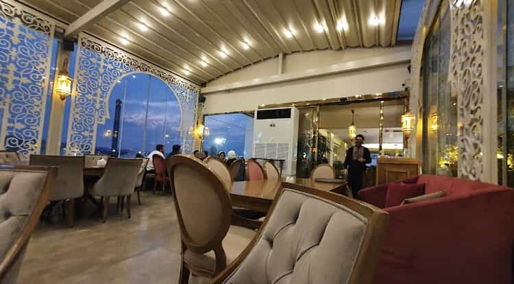 عکس رستوران باب البحر در دریاچه شهدای خلیج فارس 