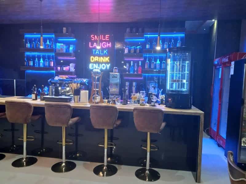 عکس کافه رستوران ژوانی در جهان شهر کرج