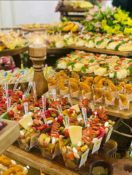 عکس فینگرفود کرج آنیل در قلمستان کرج