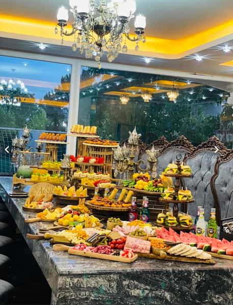 عکس فینگرفود کرج آنیل در قلمستان کرج