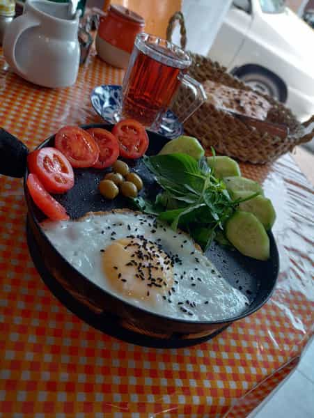 عکس کافه صبحانه ف در منظریه رشت