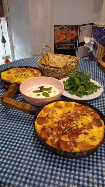 عکس کافه صبحانه ف در منظریه رشت