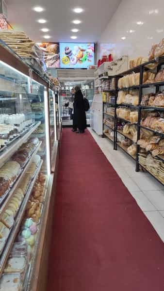 عکس نان شیرینی روزانه در امیربهادر تهران