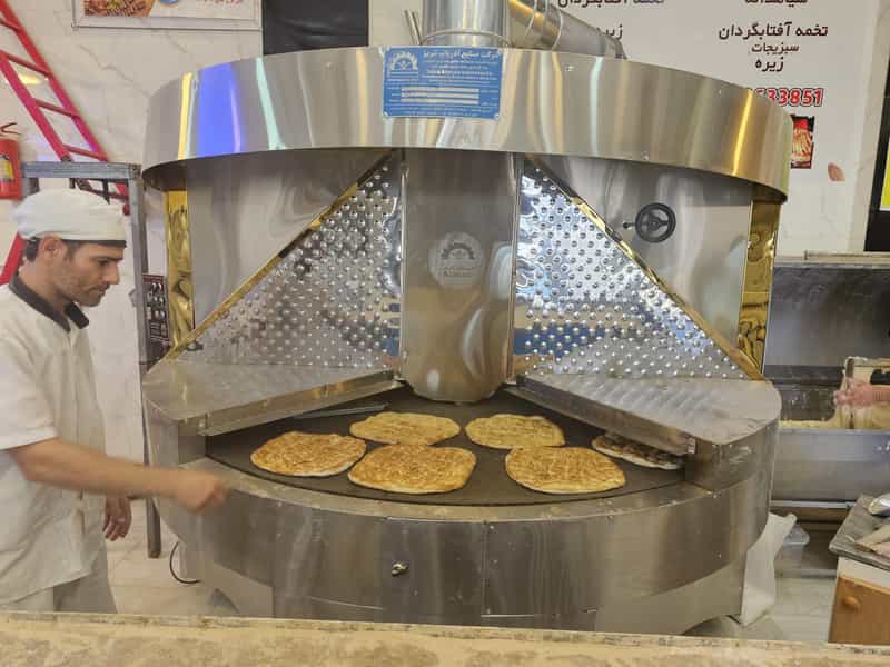 عکس مجتمع نان گندم در سرو آزاد تهران