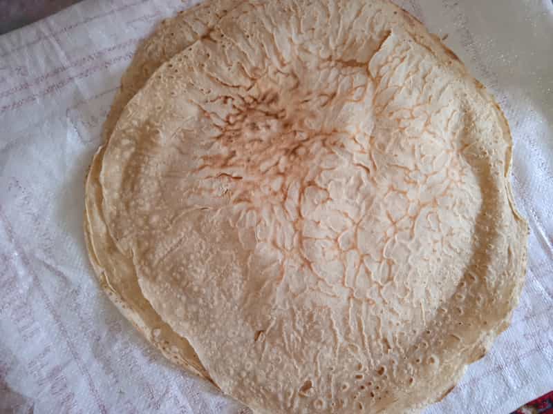 عکس نان تیری، نان محلی (نان سبوس‌دار و نان بلوط) در ده پیاله شیراز