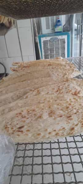 عکس نان تنوری سنتی خراسانی نان بربری(مجتمع نان معصومی) در کاج تهران