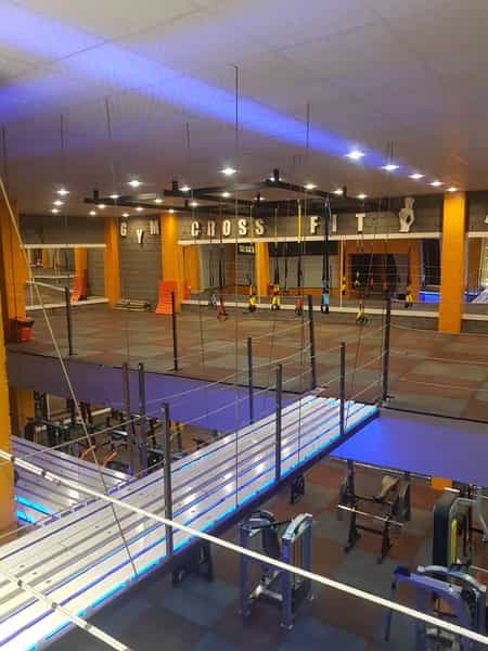 عکس باشگاه بدنسازی میلانو شهرک بزن شیراز