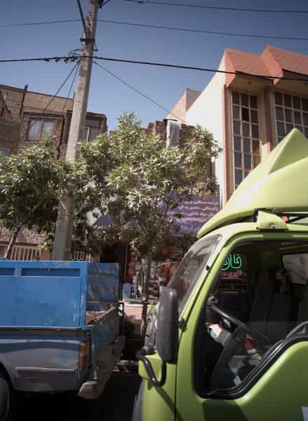 عکس پخش برنج و حبوبات نگین در حضرت ابوطالب مشهد