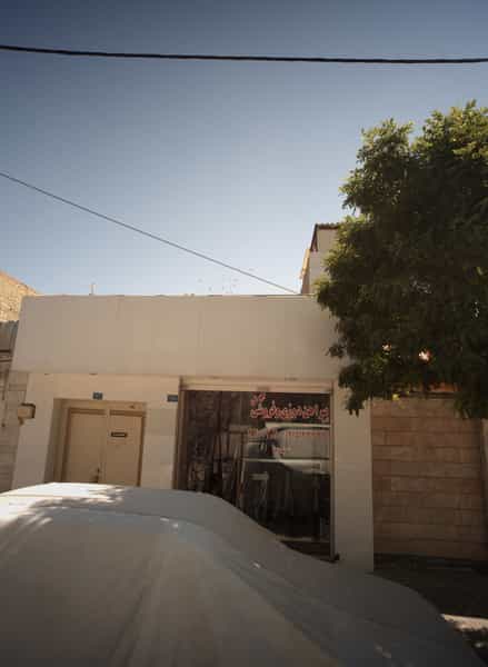 عکس پیراهن دوزی و فروشی جواد در کارگران مشهد