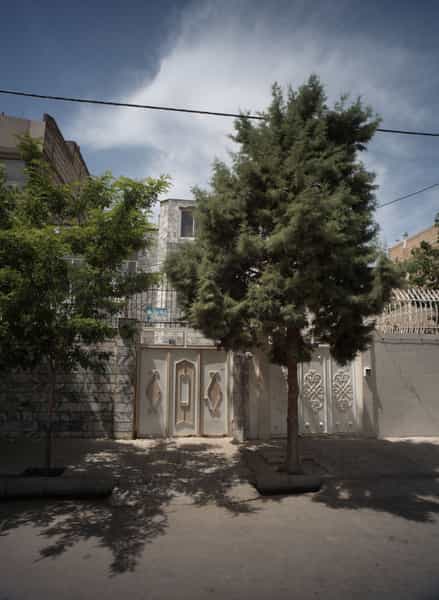 عکس زنانه دوزی سارا در انقلاب مشهد