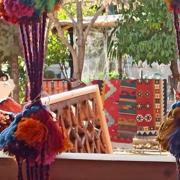 عکس فرش آنتیک در گود عربان شیراز