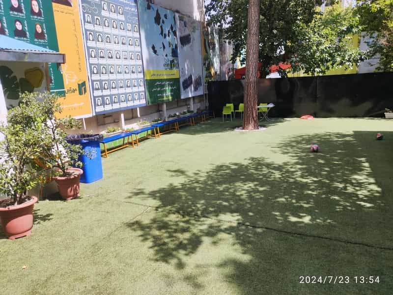 عکس دبیرستان دخترانه غیر دولتی مهرآیین در زعفرانیه تهران