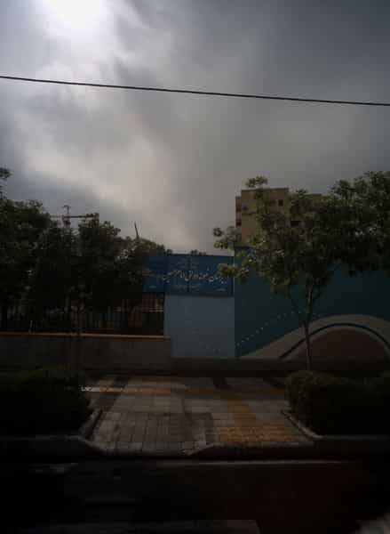عکس دبیرستان نمونه دولتی امام حسین(علیه السلام) در پایین خیابان مشهد