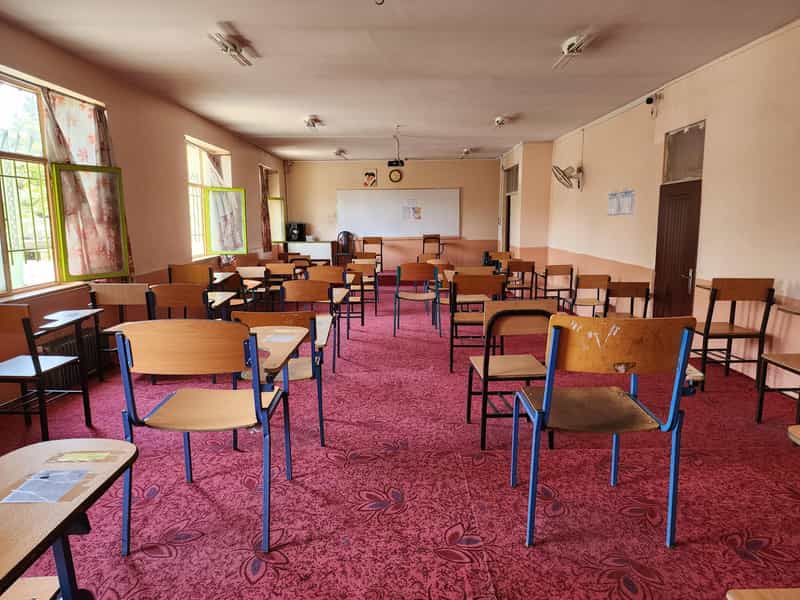 عکس دبیرستان نمونه دولتی الزهرا س در زهتابی تهران