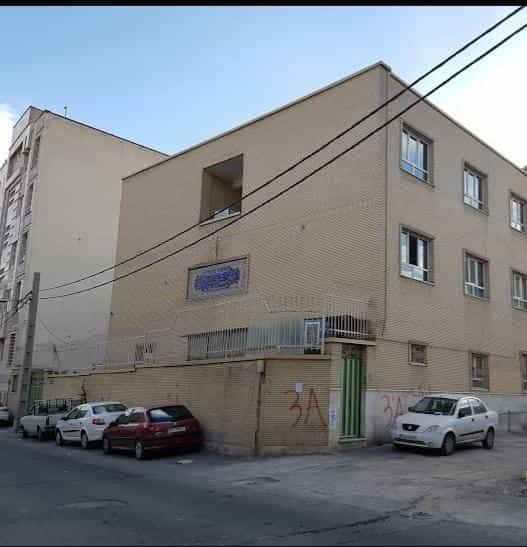 عکس هنرستان دخترانه اسوه در نارمک جنوبی تهران