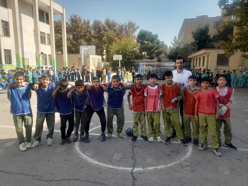 عکس دبستان پسرانه حذیف یمانی در مطهری تهران