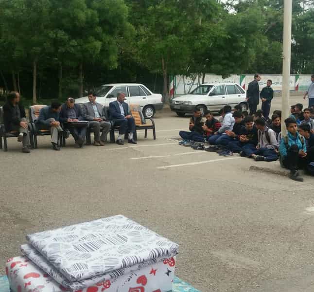 عکس دبیرستان دوره اول شهید ظهوریان قشقایی در فرودگاه مشهد