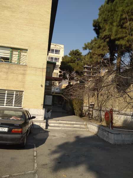 عکس دبیرستان دخترانه شاهد صابرین در حصار بوعلی تهران