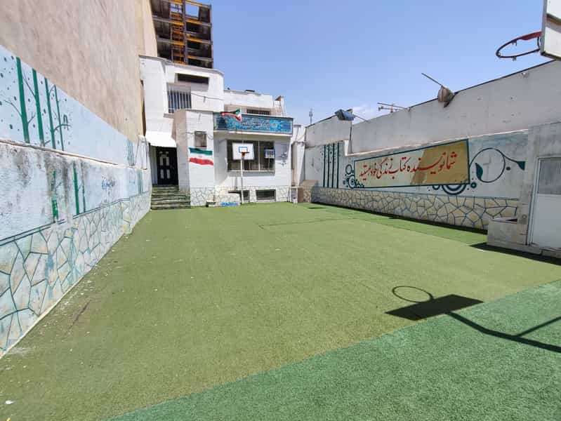 عکس دبیرستان غیر دولتی فرهنگ سعادت در سعادت آباد تهران