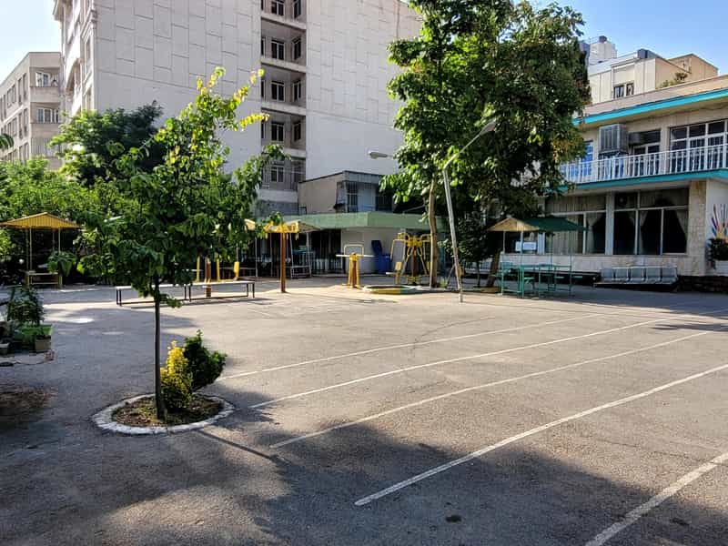 عکس دبیرستان دوره اول دخترانه مشکات شاهد در دروس تهران