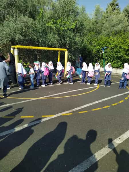 عکس دبستان دخترانه شهدای معلم در سازمان برنامه شمالی تهران