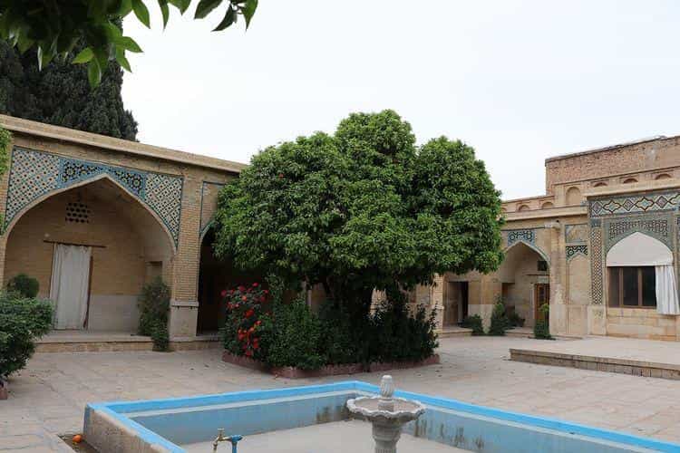 عکس حوزه علمیه منصوریه در سر دزک شیراز