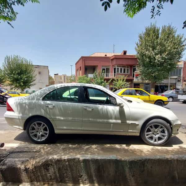 عکس آرون تایر در کوثر تهران
