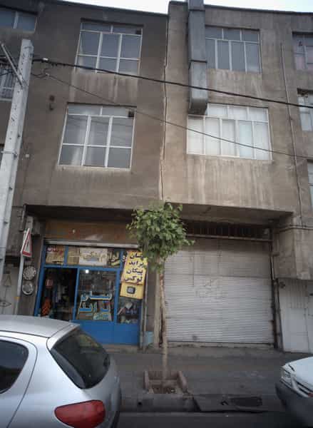 عکس لوازم یدکی ملت در امامزاده عبدالله تهران