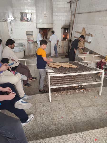 عکس نانوایی سنگکی سنتی فضل اللهی در ایران خودرو قم