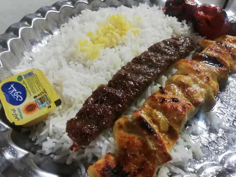 عکس آشپزخانه دوقلو در باغ اکوبیولوژی نوشهر