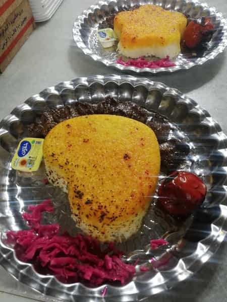 عکس آشپزخانه دوقلو در باغ اکوبیولوژی نوشهر