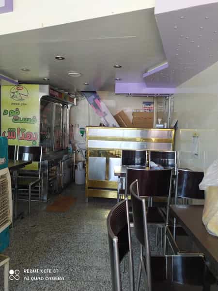 عکس فست فود بهتاش در خیابان تبریز