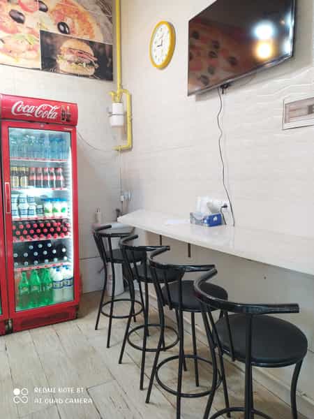 عکس پیتزا و ساندویچ آراز در بارون آواک تبریز