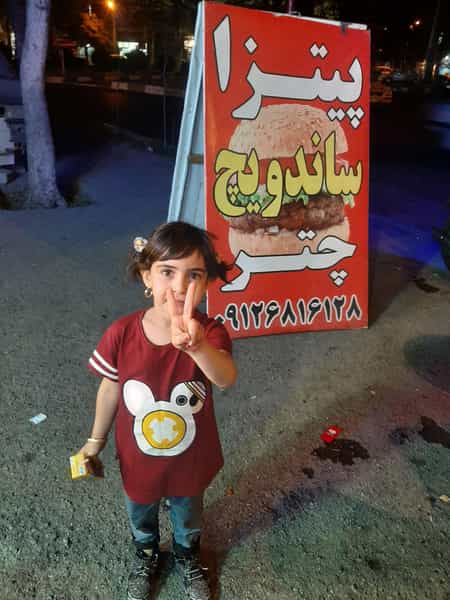 عکس پیتزا ساندویچ چتر راه اهن در راه آهن قزوین