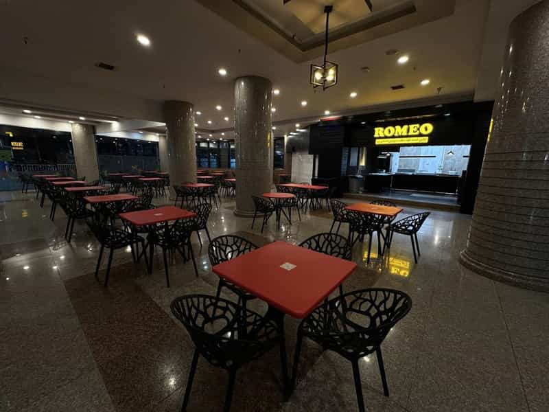 عکس سلف سرویس فست فود رومئو کوچه حنا یزد