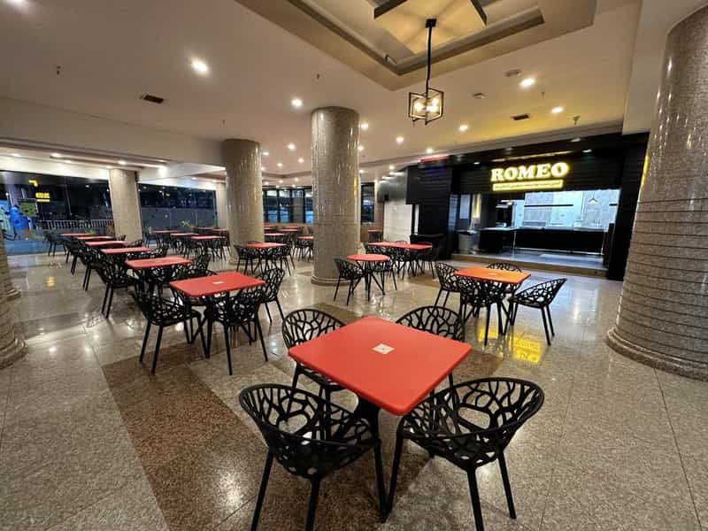 عکس سلف سرویس فست فود رومئو کوچه حنا یزد