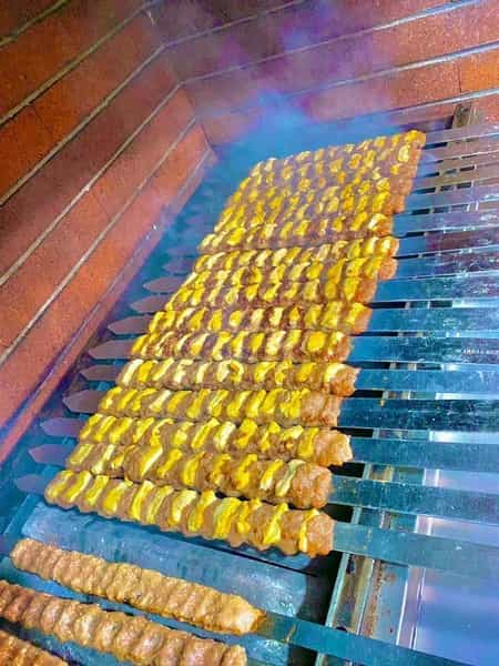 عکس کبابی تاج محل در عارف قزوین