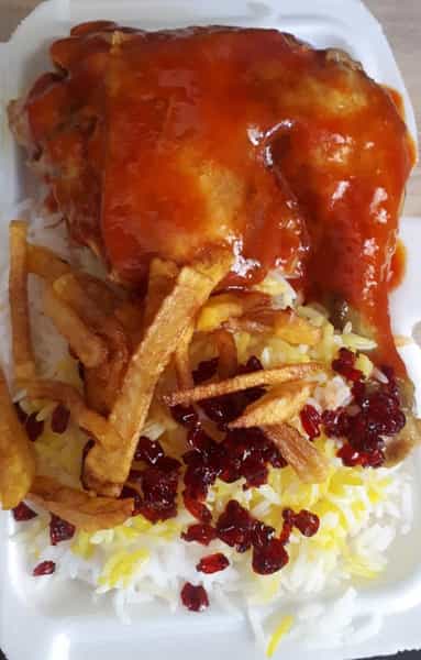 عکس تهیه غذای عباسی در حافظیه کرمانشاه