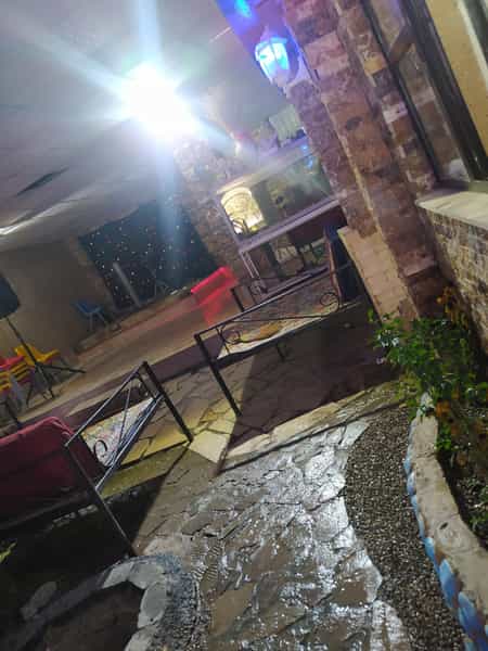 عکس سفره خانه سنتی هفت باغ کرمان