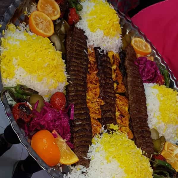 عکس کباب سرای دوستی در بنیاد قم