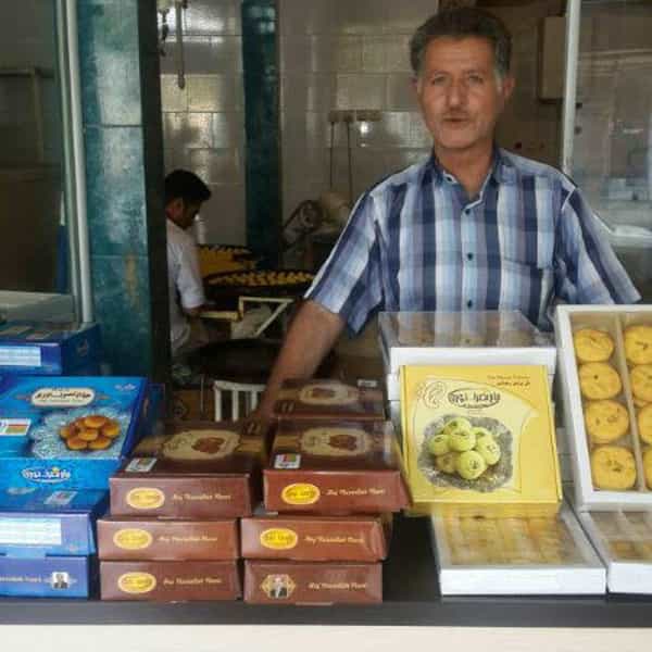 عکس نان برنجی پزی حاج نصرالله نوری در گلها کرمانشاه