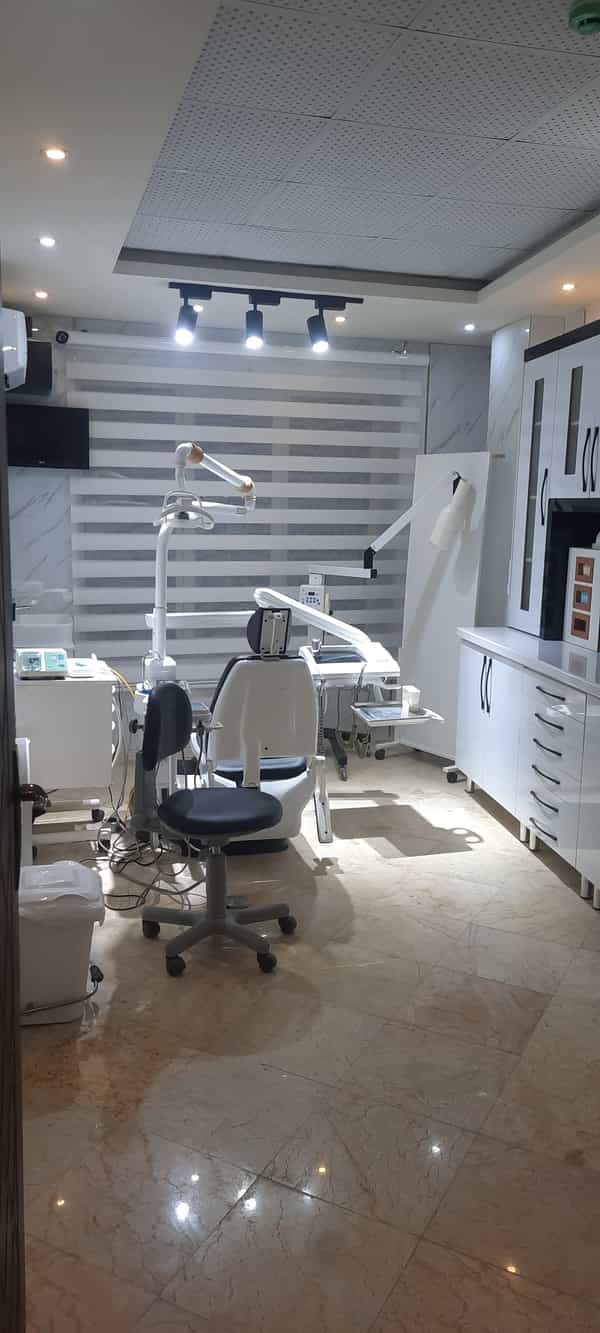 عکس دندانپزشکی دکتر پگاه عزیززاده در اسپه کلا آمل
