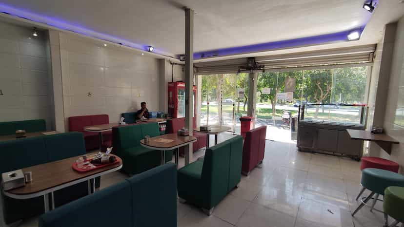 عکس فست فود دلیشز شهرک انبیا اسلام‌شهر