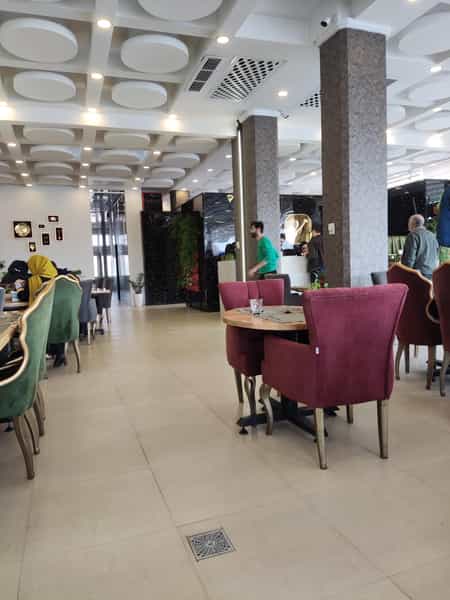 عکس رستوران اپی پز زنجان