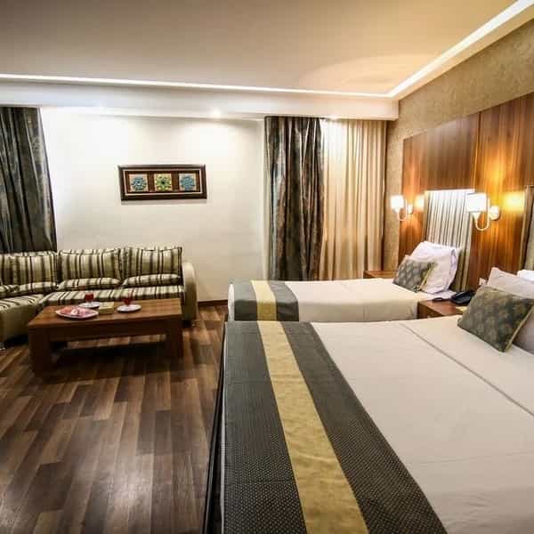 عکس هتل پارسیان همدان و رستوران پارسه در عباس آباد همدان